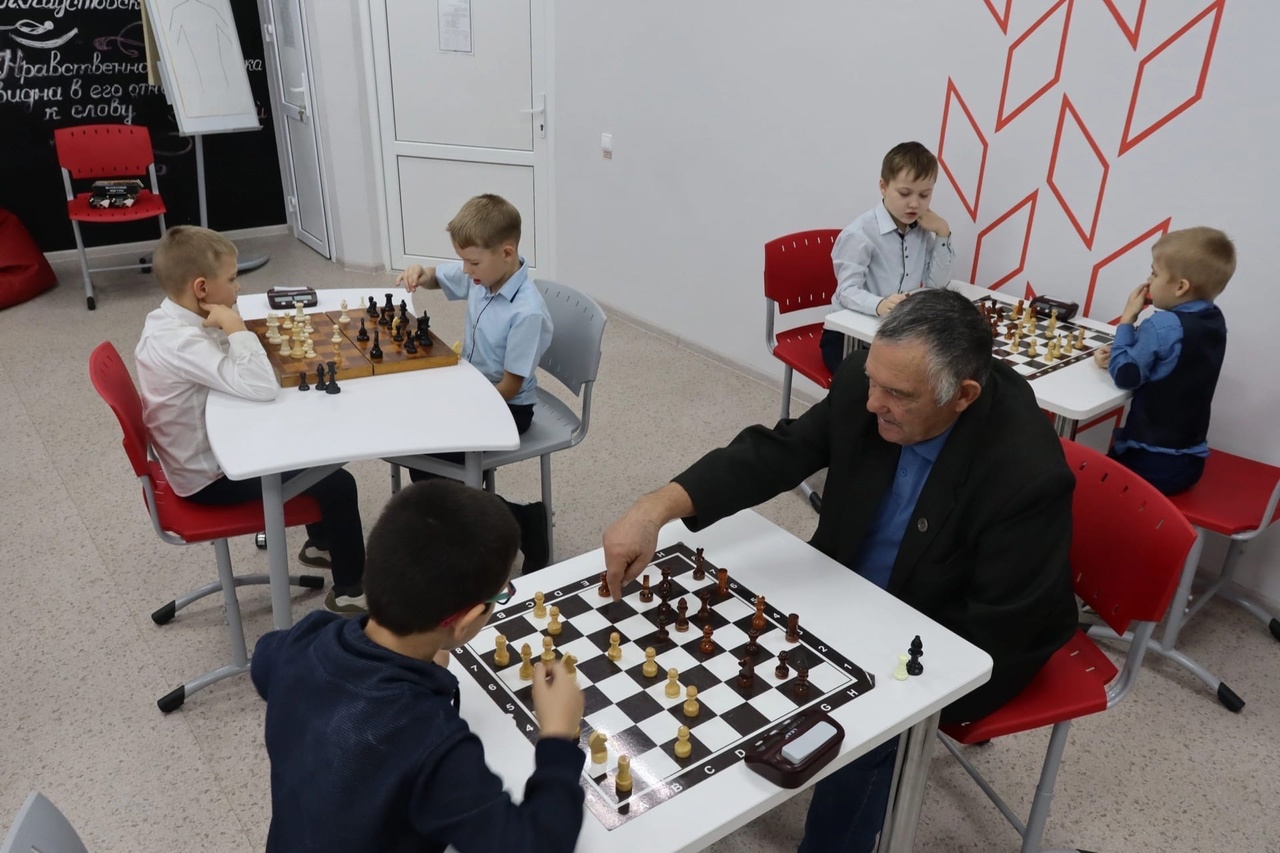 Занятия по шахматам «Королевская игра».