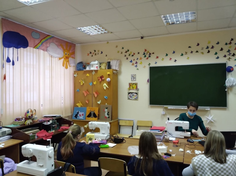 В гости к пятиклассникам на урок труда.