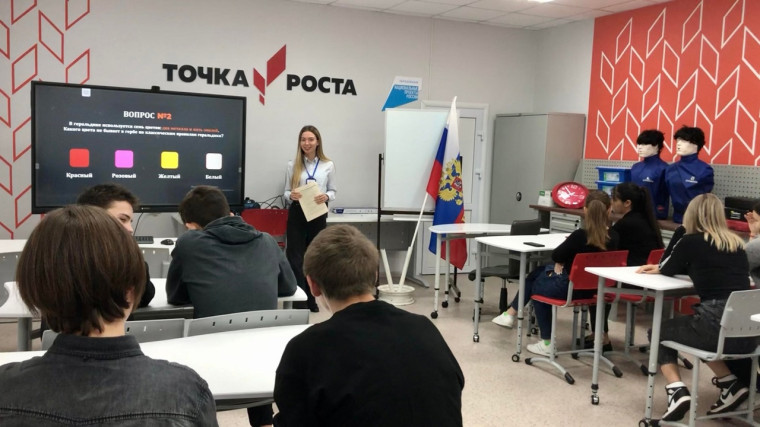 25 декабря - День принятия Федеральных конституционных законов о Государственных символах Российской Федерации.