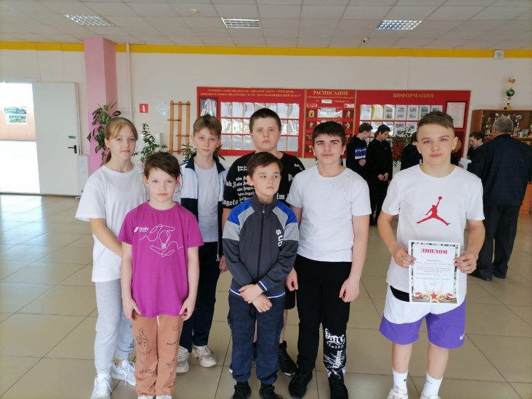 Военно - спортивная игра "Зарница".