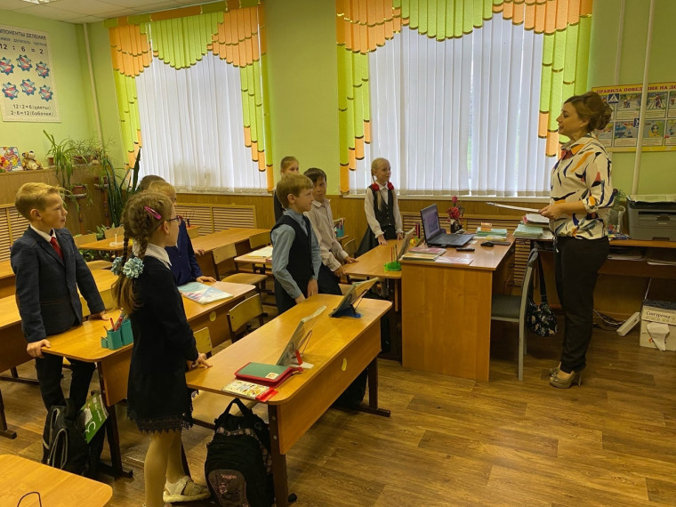 24 октября - Открытие недели учителей начальных классов, музыки и ИЗО в МБОУ Сосновской СОШ N 1!.